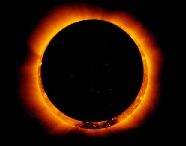 10. Слънчево затъмнение. (Hinode/XRT via Live Science)
https://www.cbsnews.com/pictures/solar-eclipses-in-history/